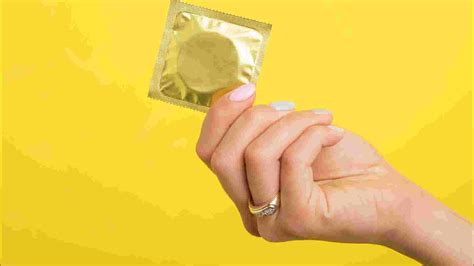 Blowjob ohne Kondomschlucken gegen Aufpreis Bordell Hamois